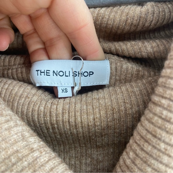 The Noli Shop Foldover Knit Top Ribbed Cowl Neck Sweater Size XS NWT - Picture 2 of 7